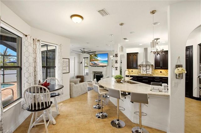 2104 NE 9th PL, Cape Coral, FL 33909