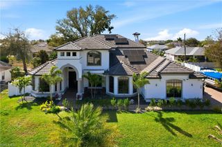 2104 NE 9th PL, Cape Coral, FL 33909