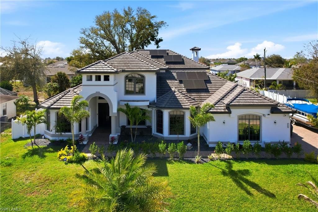 2104 NE 9th PL, Cape Coral, FL 33909