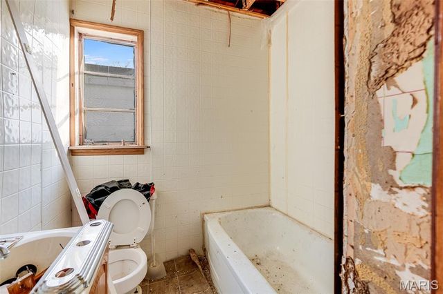 1 Spicer Drive, Caseyville, IL 62232