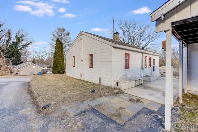 1 Spicer Drive, Caseyville, IL 62232