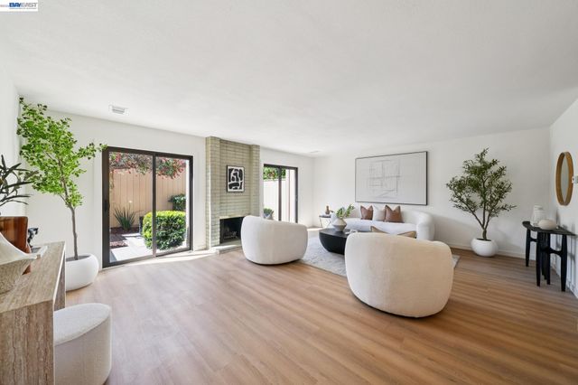 3343 Solomon Ln, Alameda, CA 94502