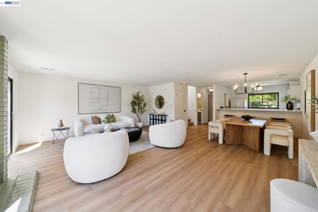 3343 Solomon Ln, Alameda, CA 94502