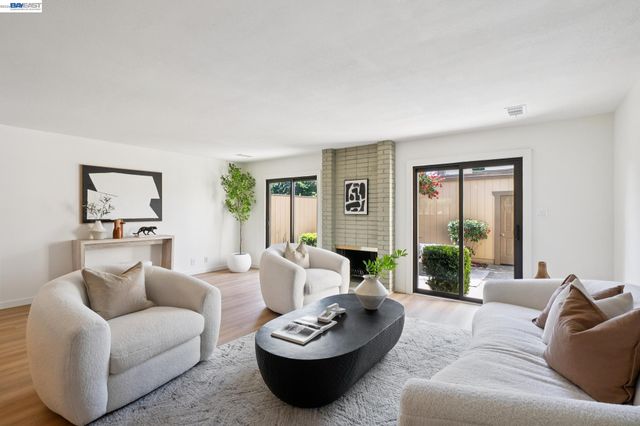 3343 Solomon Ln, Alameda, CA 94502