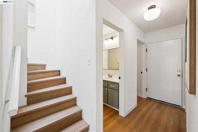 3343 Solomon Ln, Alameda, CA 94502