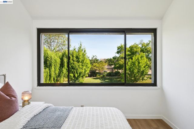 3343 Solomon Ln, Alameda, CA 94502