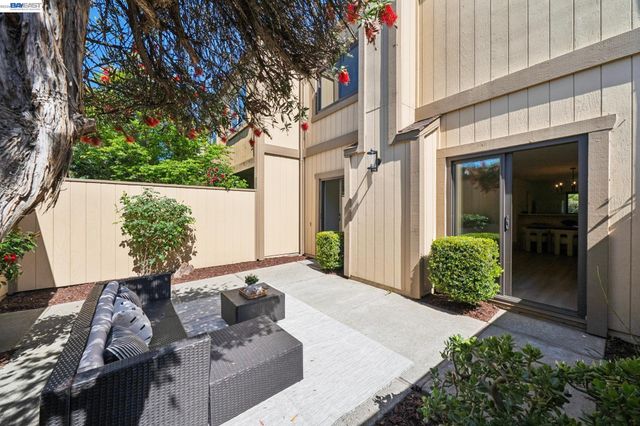 3343 Solomon Ln, Alameda, CA 94502