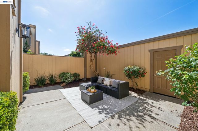 3343 Solomon Ln, Alameda, CA 94502