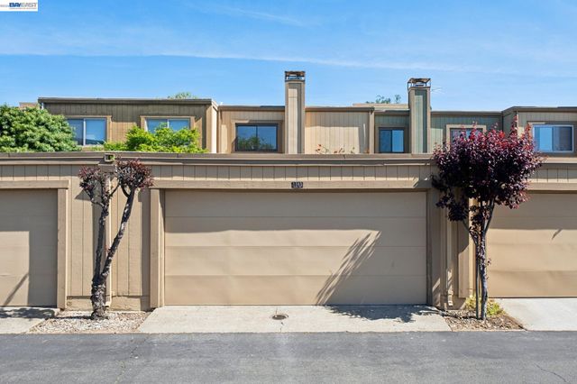 3343 Solomon Ln, Alameda, CA 94502