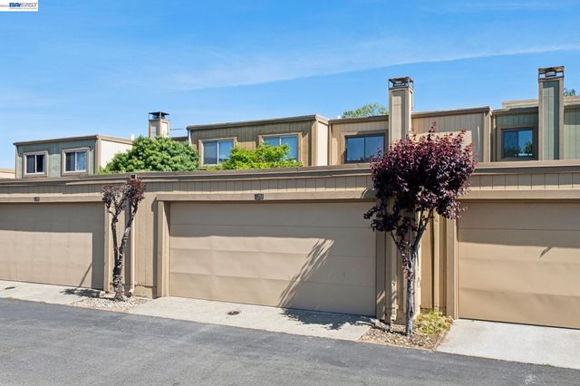 3343 Solomon Ln, Alameda, CA 94502