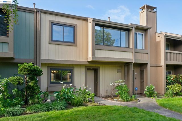 3343 Solomon Ln, Alameda, CA 94502