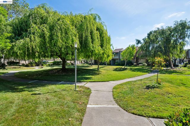 3343 Solomon Ln, Alameda, CA 94502