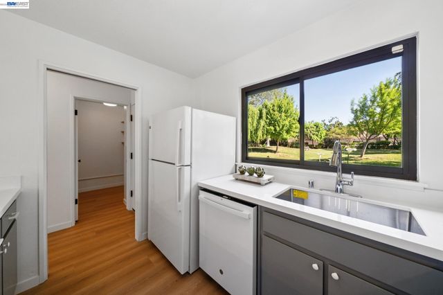 3343 Solomon Ln, Alameda, CA 94502