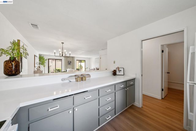 3343 Solomon Ln, Alameda, CA 94502