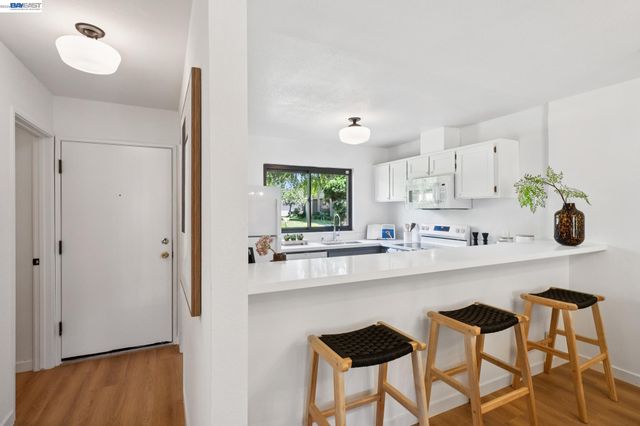 3343 Solomon Ln, Alameda, CA 94502