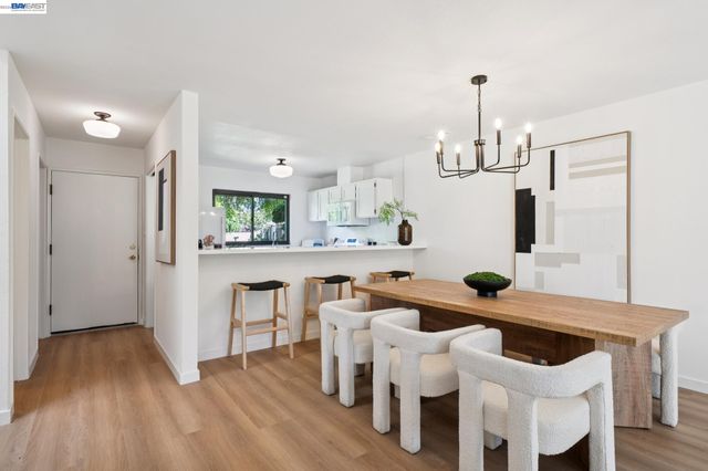 3343 Solomon Ln, Alameda, CA 94502