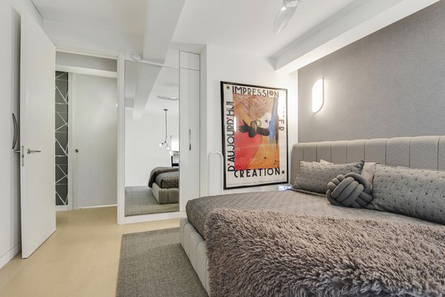 3 Hanover Sq Apt 2H, New York City, NY 10004