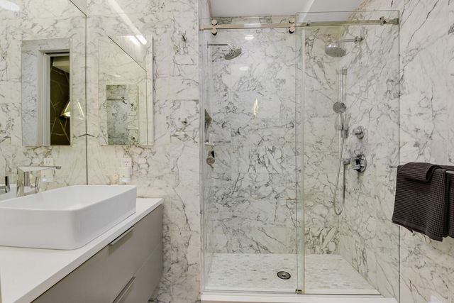 3 Hanover Sq Apt 2H, New York City, NY 10004