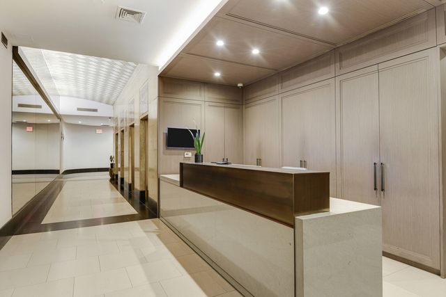 3 Hanover Sq Apt 2H, New York City, NY 10004