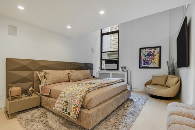 3 Hanover Sq Apt 2H, New York City, NY 10004