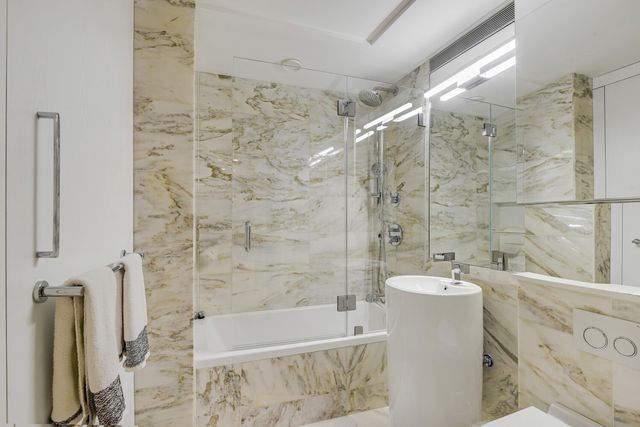 3 Hanover Sq Apt 2H, New York City, NY 10004