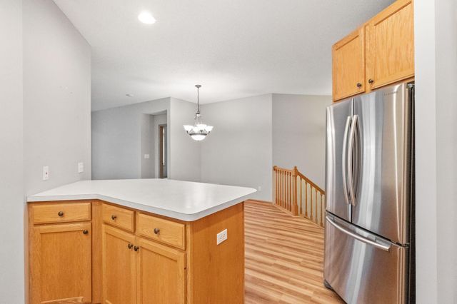 8903 Preserve Trail, Savage, MN 55378