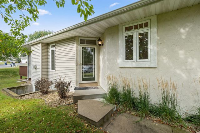 8903 Preserve Trail, Savage, MN 55378