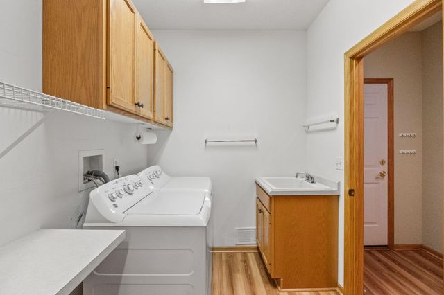 8903 Preserve Trail, Savage, MN 55378
