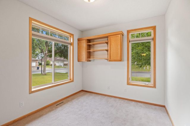 8903 Preserve Trail, Savage, MN 55378
