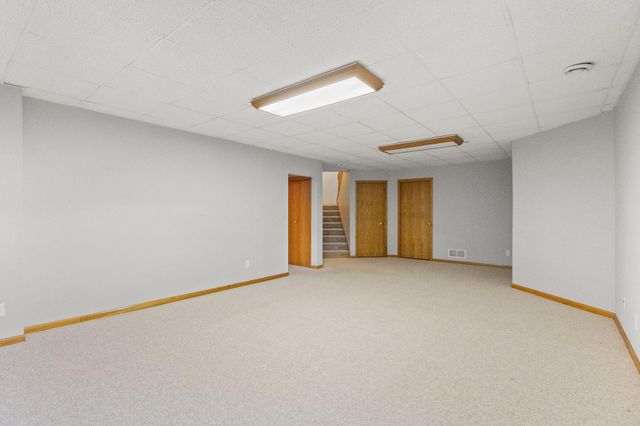 8903 Preserve Trail, Savage, MN 55378