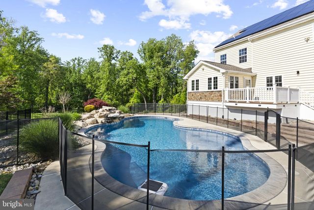 19 ABBY RD, Avondale, PA 19311