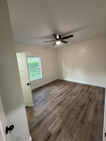 26 Sloan Branch Rd, Pleasant Shade, TN 37145