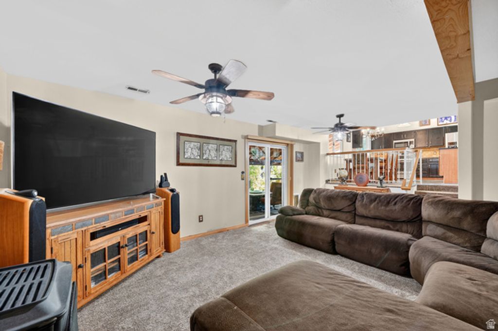 Image 13 of property listing at 4835 S BONNIEBROOK DR, Taylorsville, UT 84118