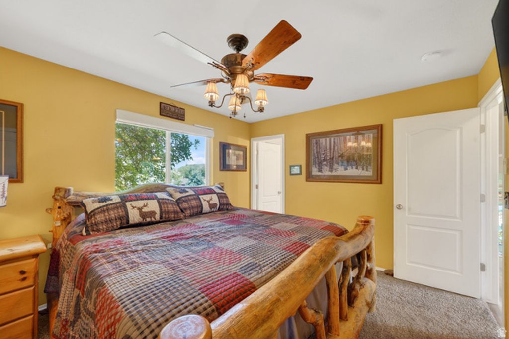 Image 15 of property listing at 4835 S BONNIEBROOK DR, Taylorsville, UT 84118