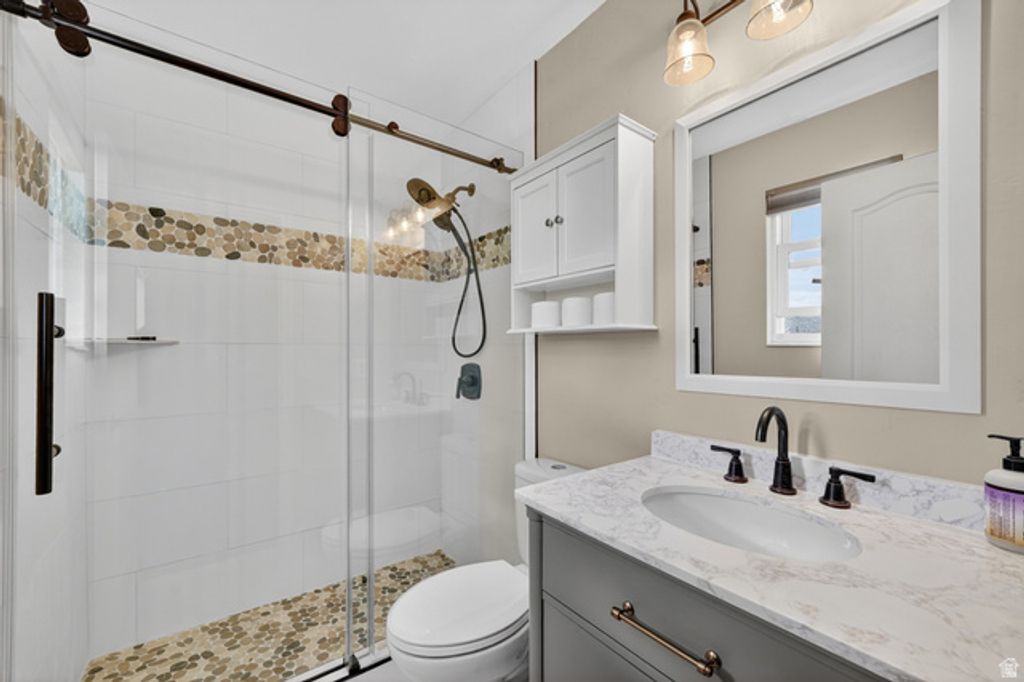 Image 16 of property listing at 4835 S BONNIEBROOK DR, Taylorsville, UT 84118