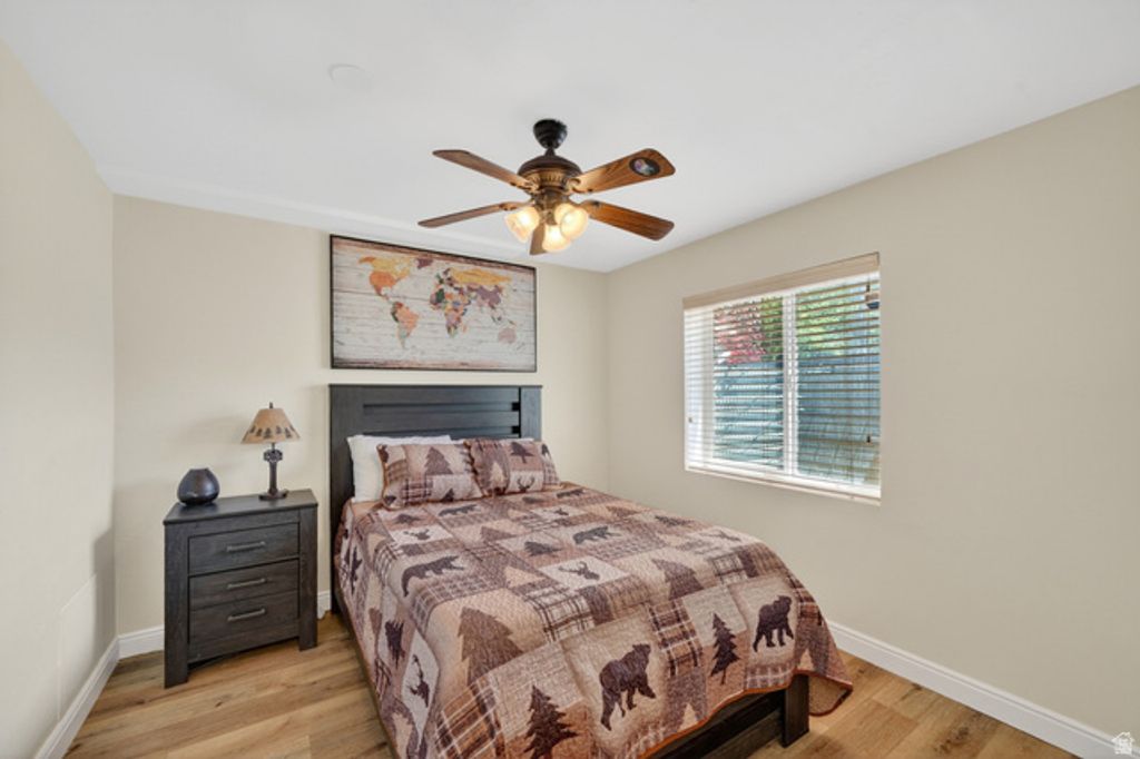 Image 19 of property listing at 4835 S BONNIEBROOK DR, Taylorsville, UT 84118
