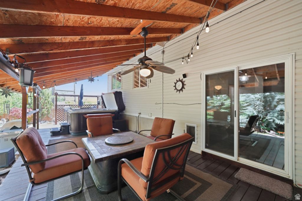 Image 25 of property listing at 4835 S BONNIEBROOK DR, Taylorsville, UT 84118
