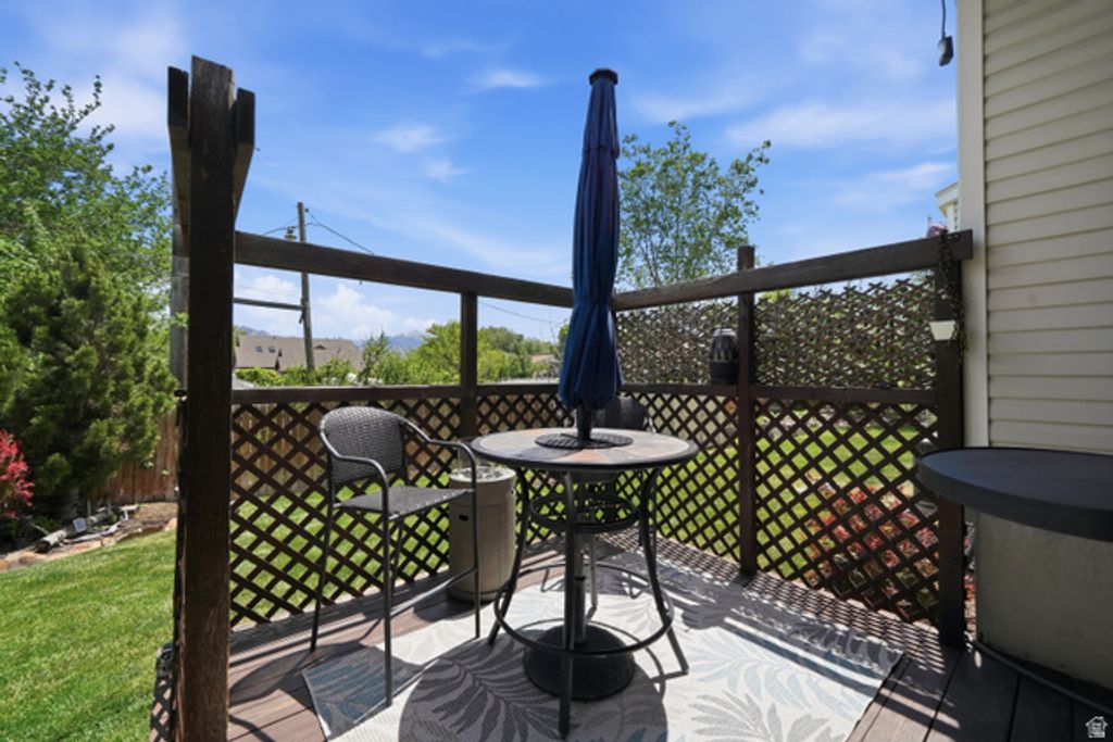 Image 29 of property listing at 4835 S BONNIEBROOK DR, Taylorsville, UT 84118