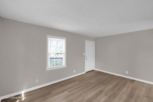 1927 S 28th St, Louisville, KY 40210