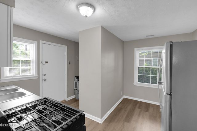 1927 S 28th St, Louisville, KY 40210