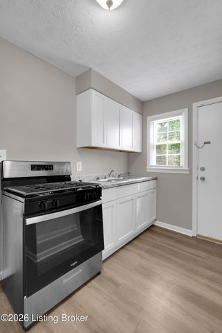 1927 S 28th St, Louisville, KY 40210