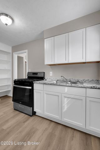 1927 S 28th St, Louisville, KY 40210