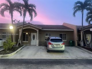 7667 NW 182nd Ln 805, Hialeah, FL 33015