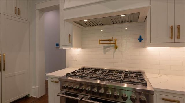 10765 Shallowford Road, Roswell, GA 30075