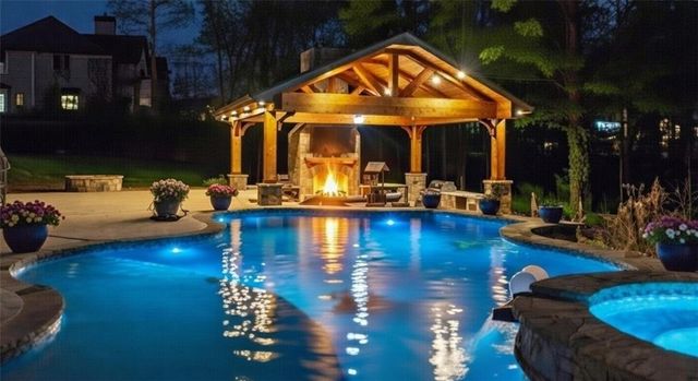 10765 Shallowford Road, Roswell, GA 30075