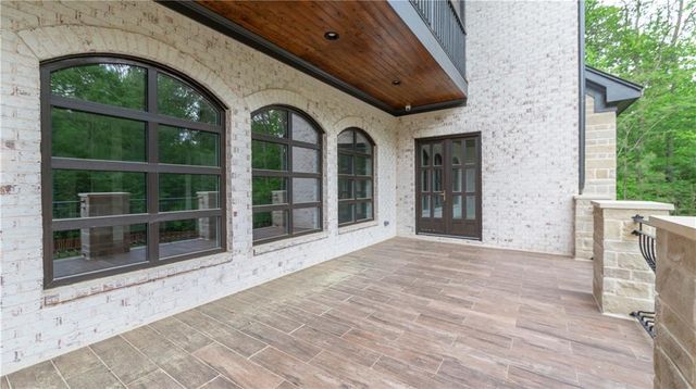 10765 Shallowford Road, Roswell, GA 30075