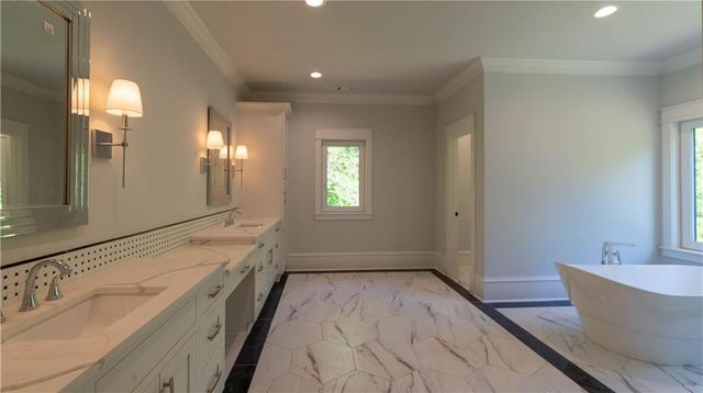 10765 Shallowford Road, Roswell, GA 30075