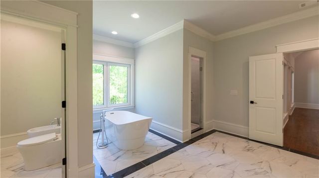 10765 Shallowford Road, Roswell, GA 30075