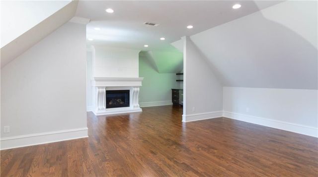 10765 Shallowford Road, Roswell, GA 30075