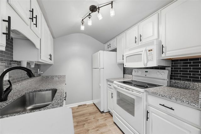 115 THORNBERRY DRIV, Ross Twp, PA 15237